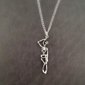 Hanging Skull Necklace Halloween Zombie Costume